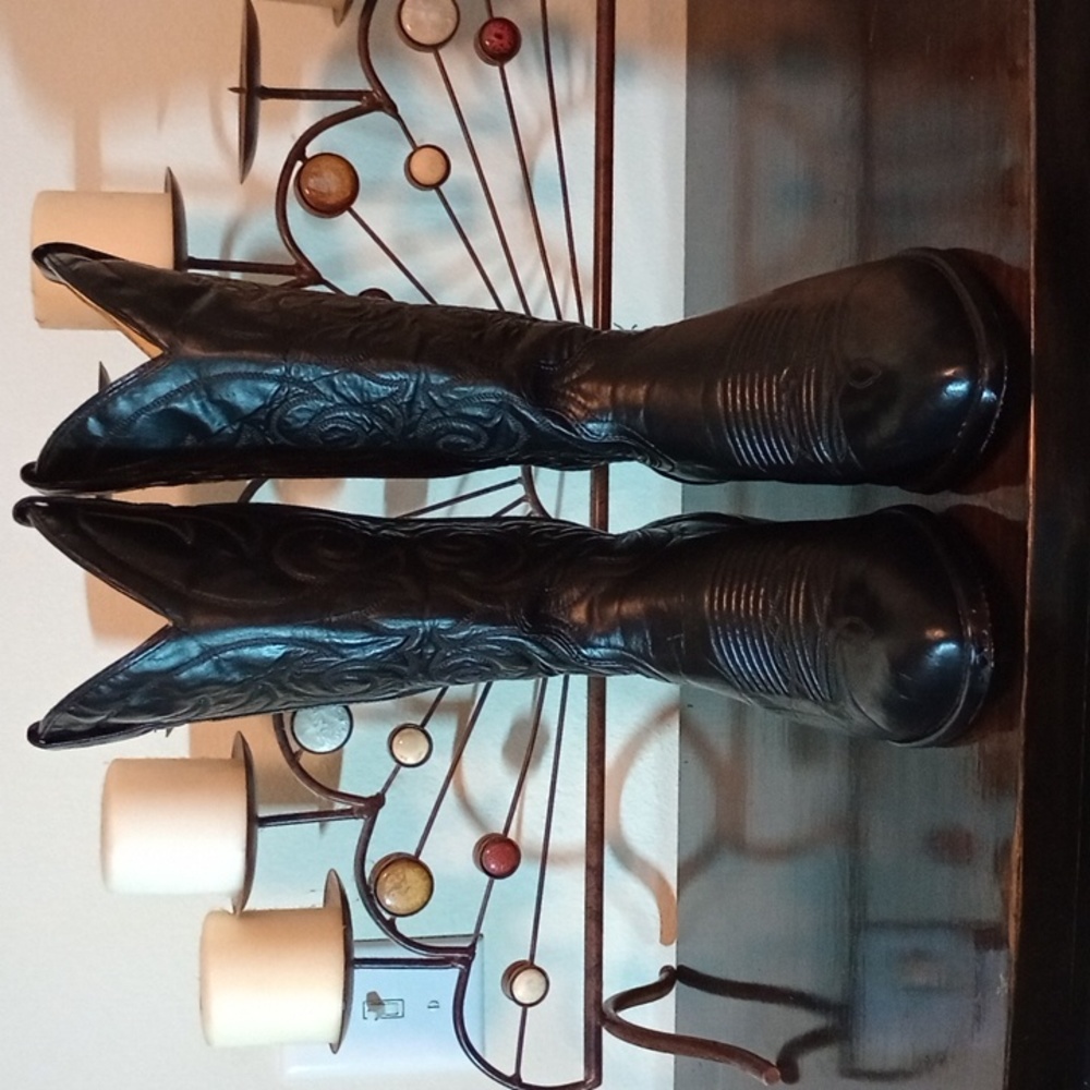 Texas All American made boots. Vintage boots in awesome condition.